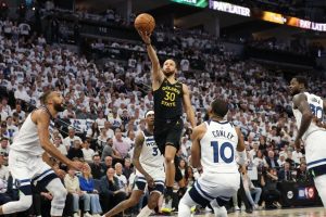 Stephen Curry Kemungkinan Tidak Diturunkan di Gim 2 Melawan Timberwolves