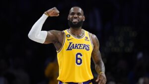 LeBron James Jadi Incaran, Warriors Ajukan Butler atau Kuminga