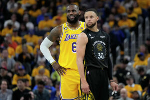 Golden State Warriors Masih Kejar LeBron James