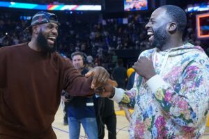 LeBron James dan Draymond Green Bertemu, Picu Spekulasi