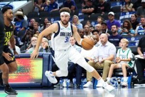 Klay Thompson Tertarik Coba BIG3 dengan Tembakan 4 Poin