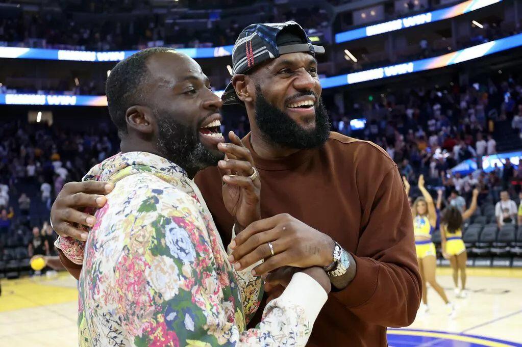 LeBron James dan Draymond Green Bertemu, Picu Spekulasi
