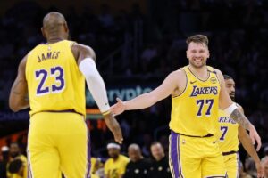 Lakers Unggul Berkah Performa Trio Doncic, LeBron and Reaves