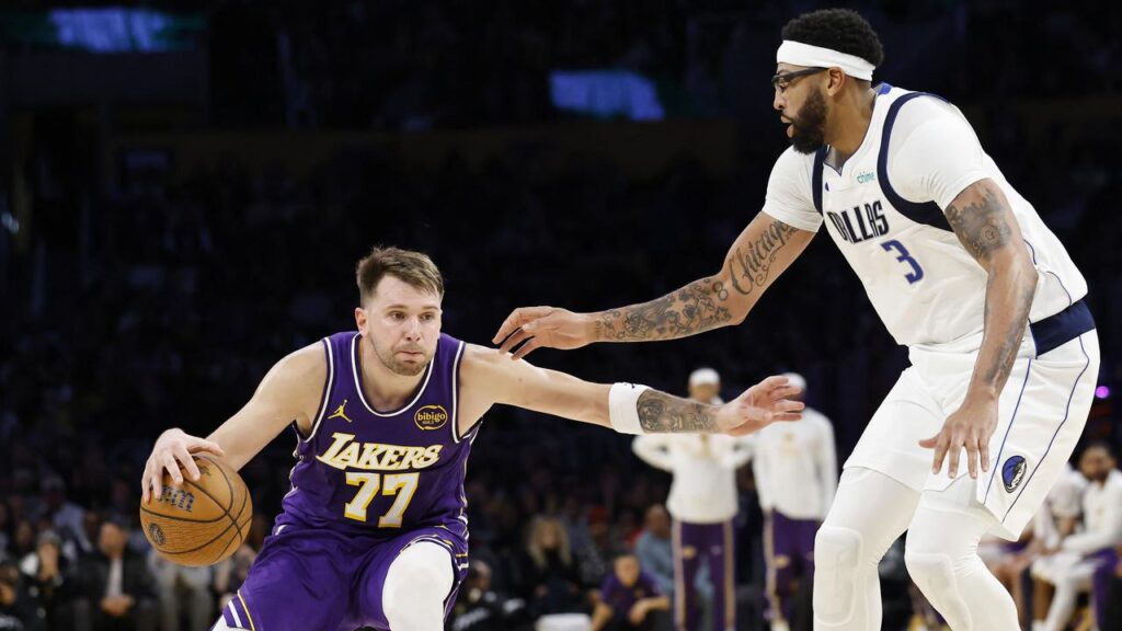 Reaves & Luka Doncic Pimpin Lakers Menang Saat Davis Kembali