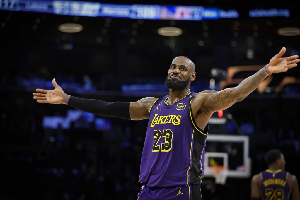 https://techimovels.com/basket/lebron-james-resmi-torehkan-catatan-bersejarah-di-nba/