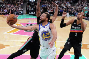 46 Poin Curry Membuat Dua Tripel-dobel Pemain Spurs Tak Berarti