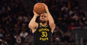 Stephen Curry yang Konsisten Menampilkan Keajaiban
