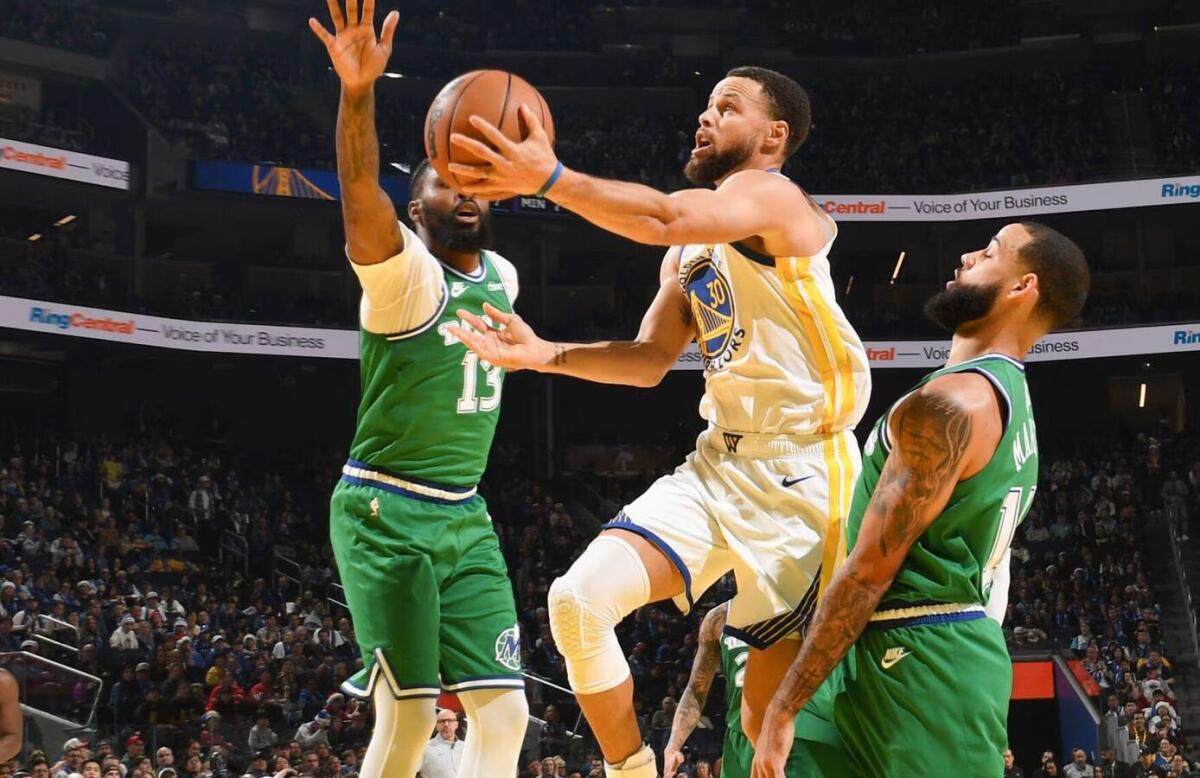 Aksi Warriors di Debut Natal Cooper Flagg