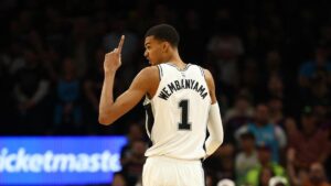 Victor Wembanyama Samai Rekor NBA Mutombo dan Ewing