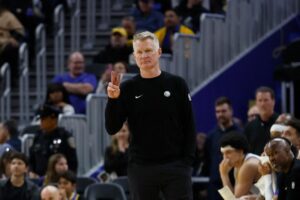 Steve Kerr Nilai Thunder Tak Mampu Lampaui Rekor 73–9 Warriors