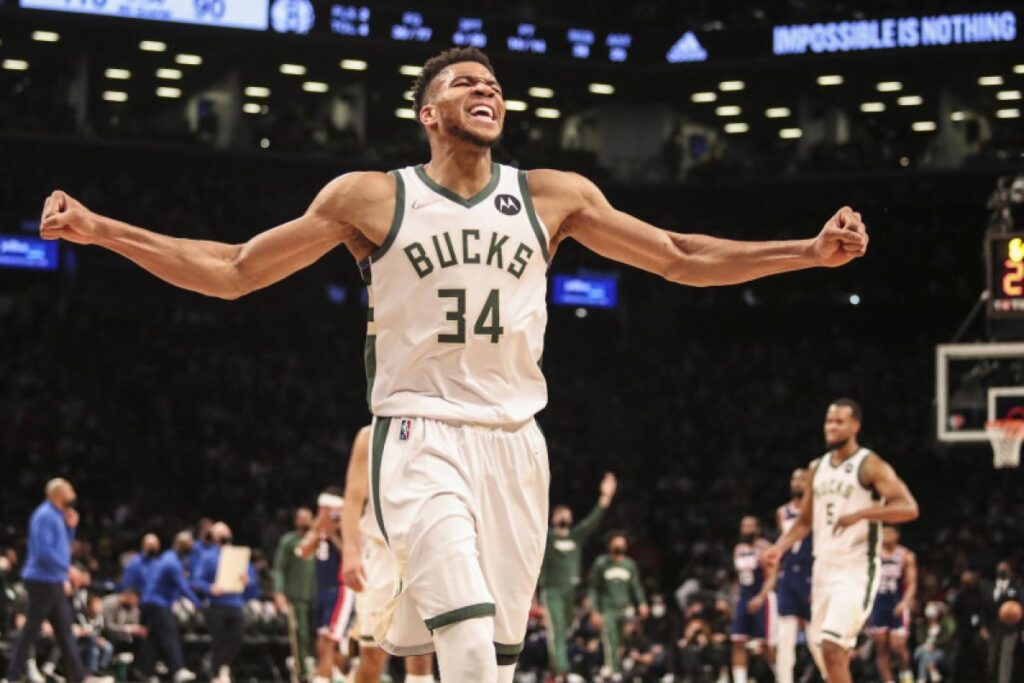 Giannis Antetokounmpo Berkomitmen Bertahan di Milwaukee Bucks