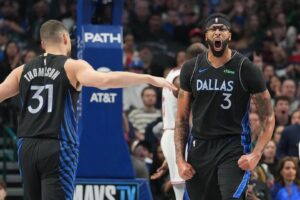 Davis & Christie Hancurkan Rockets Saat Sengun Cedera Lagi